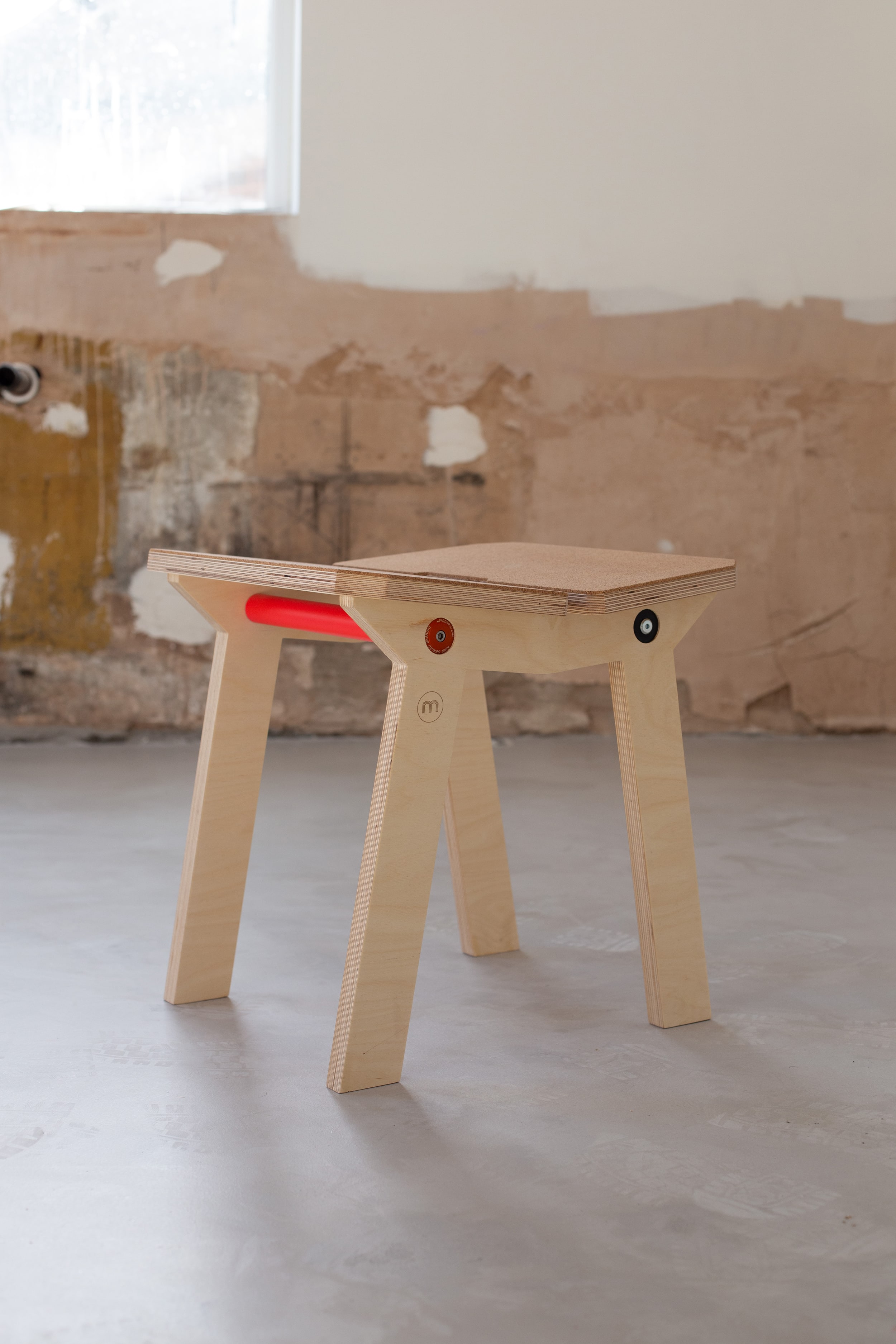 Monocut Field Stool