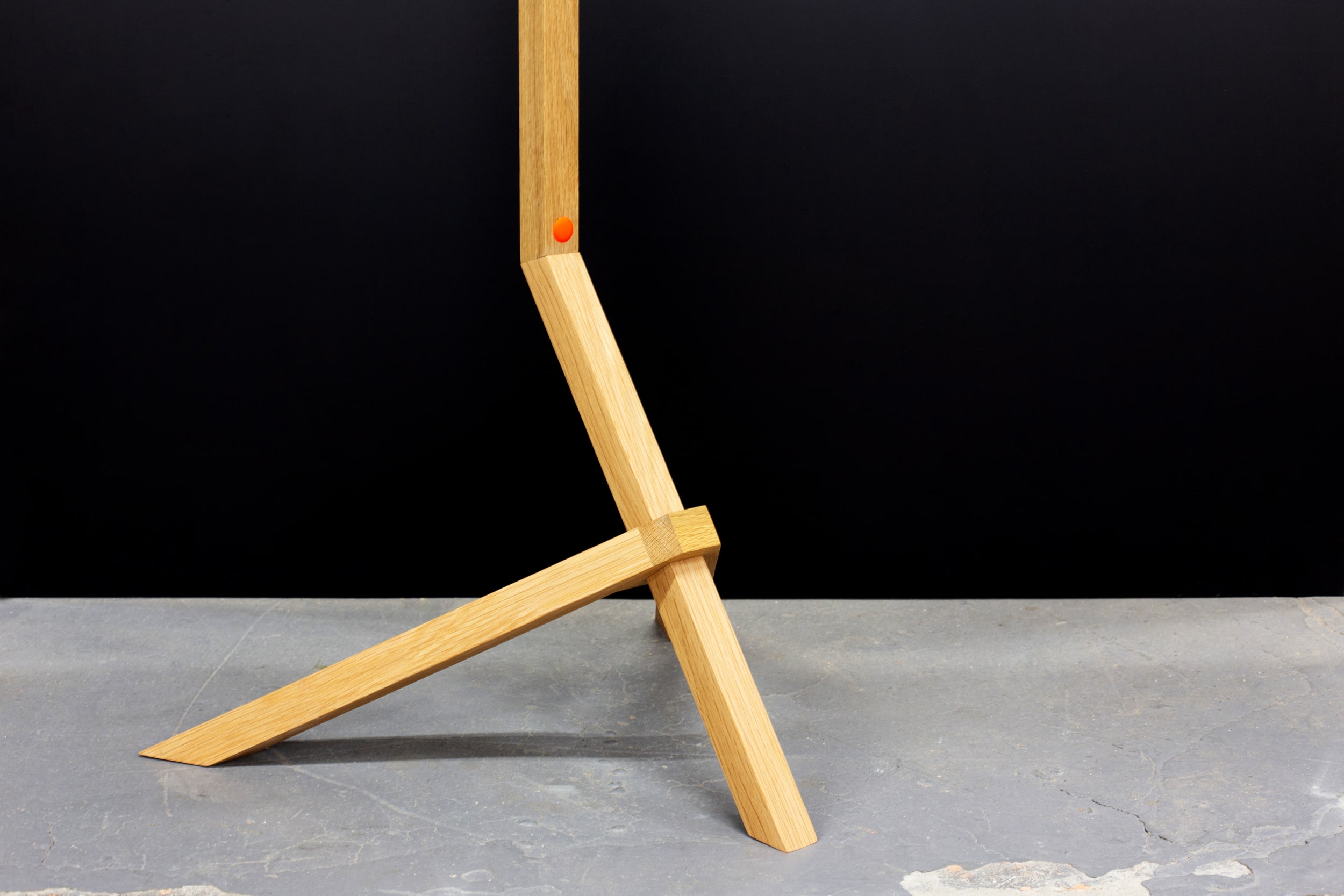 Monocut Wooden Stand
